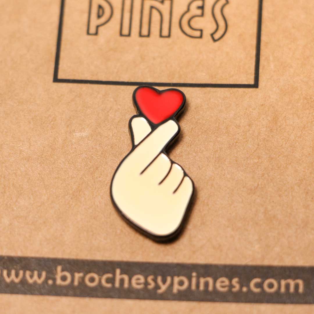 Pin Manito con corazón - Otros
